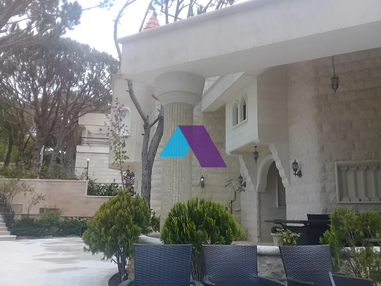 Villa for Sale in Aley