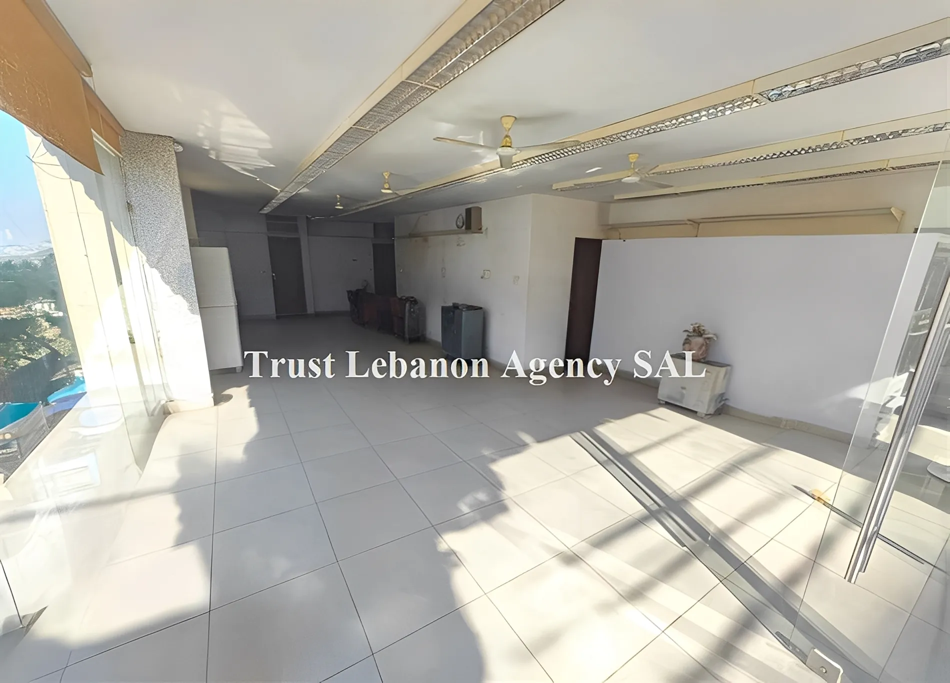 Commercial Property For Rent in Metn, Elyssar