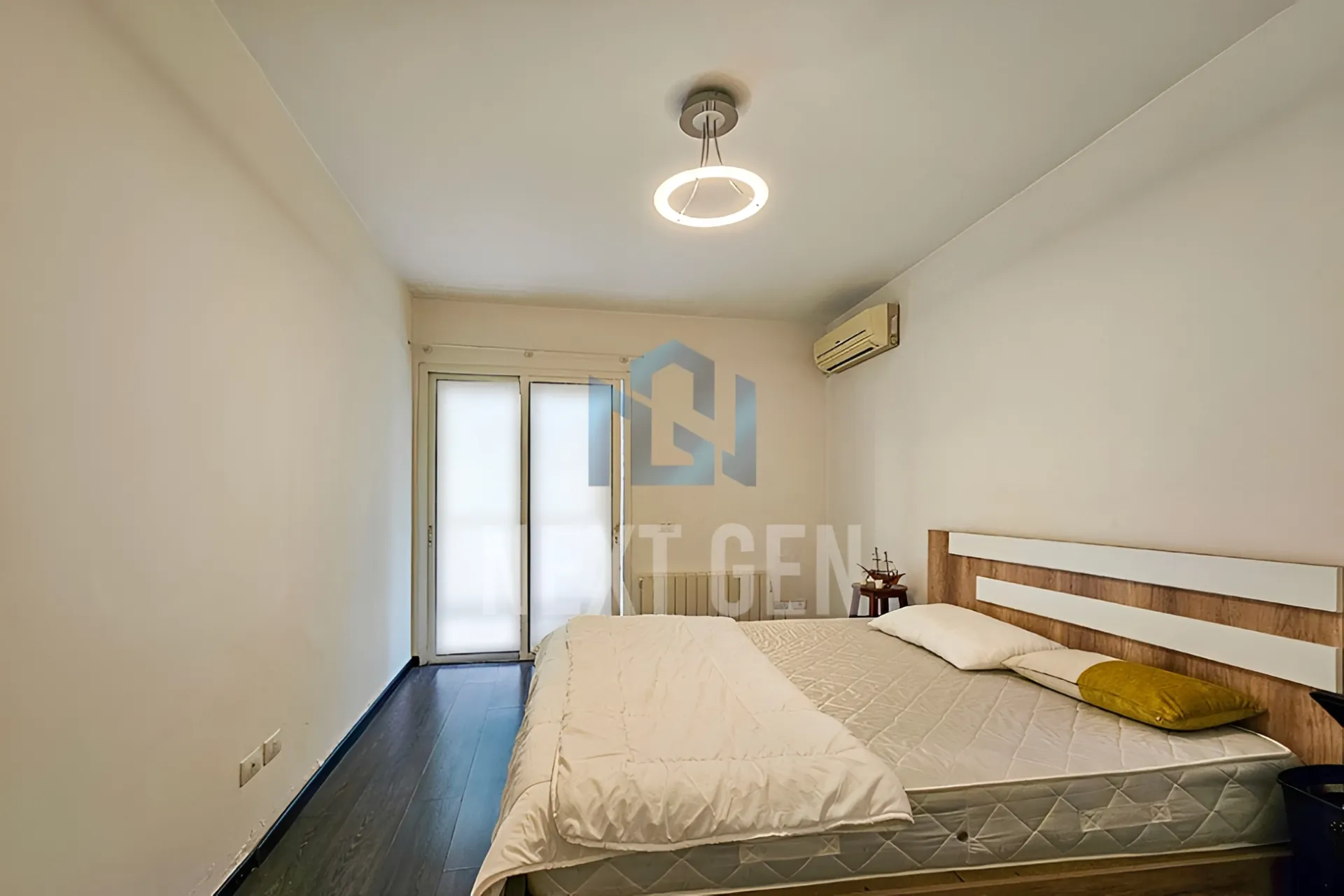 Apartment for rent in Ain Al Mraiseh, Beirut, Lebanon