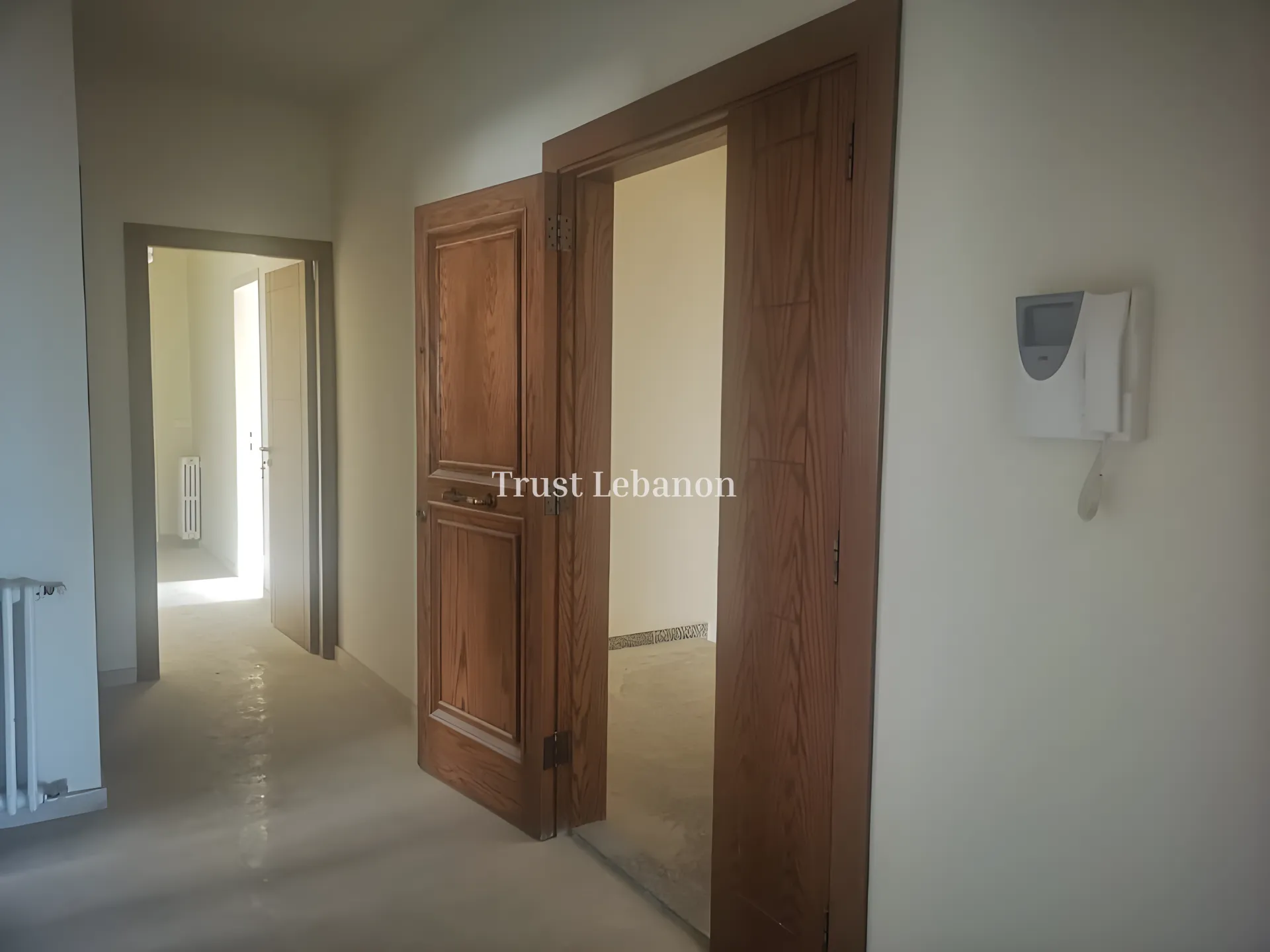 Apartment for sale in Jouret El Ballout, Lebanon - 3 bed, 4 bath