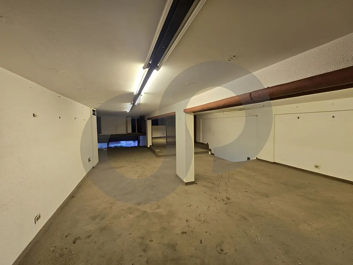 Shop for sale in Forn El Chebbak