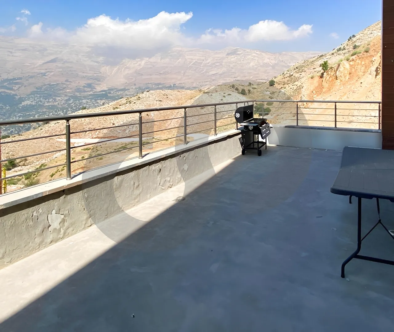 Commercial Property for Sale in Zaarour