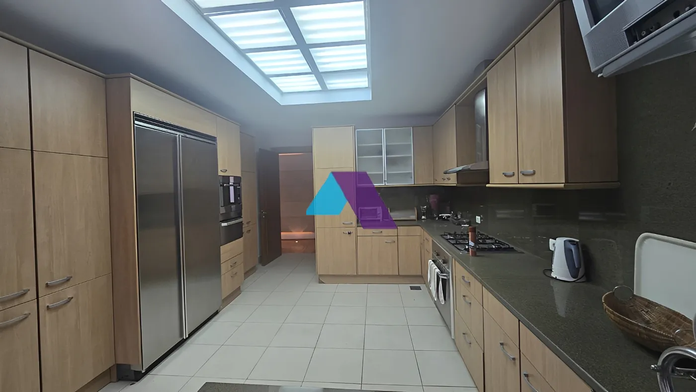 Apartment for rent in Hamra - 4 bed, 6 bath