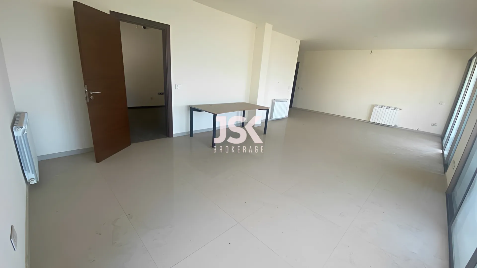 Apartment for Sale in Mazraat Yachoua - 3 bed, 4 bath