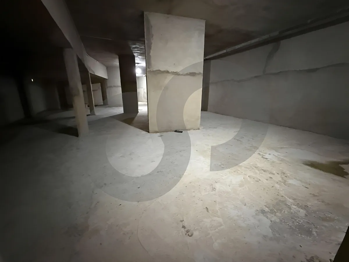 Warehouse for sale in Baabda