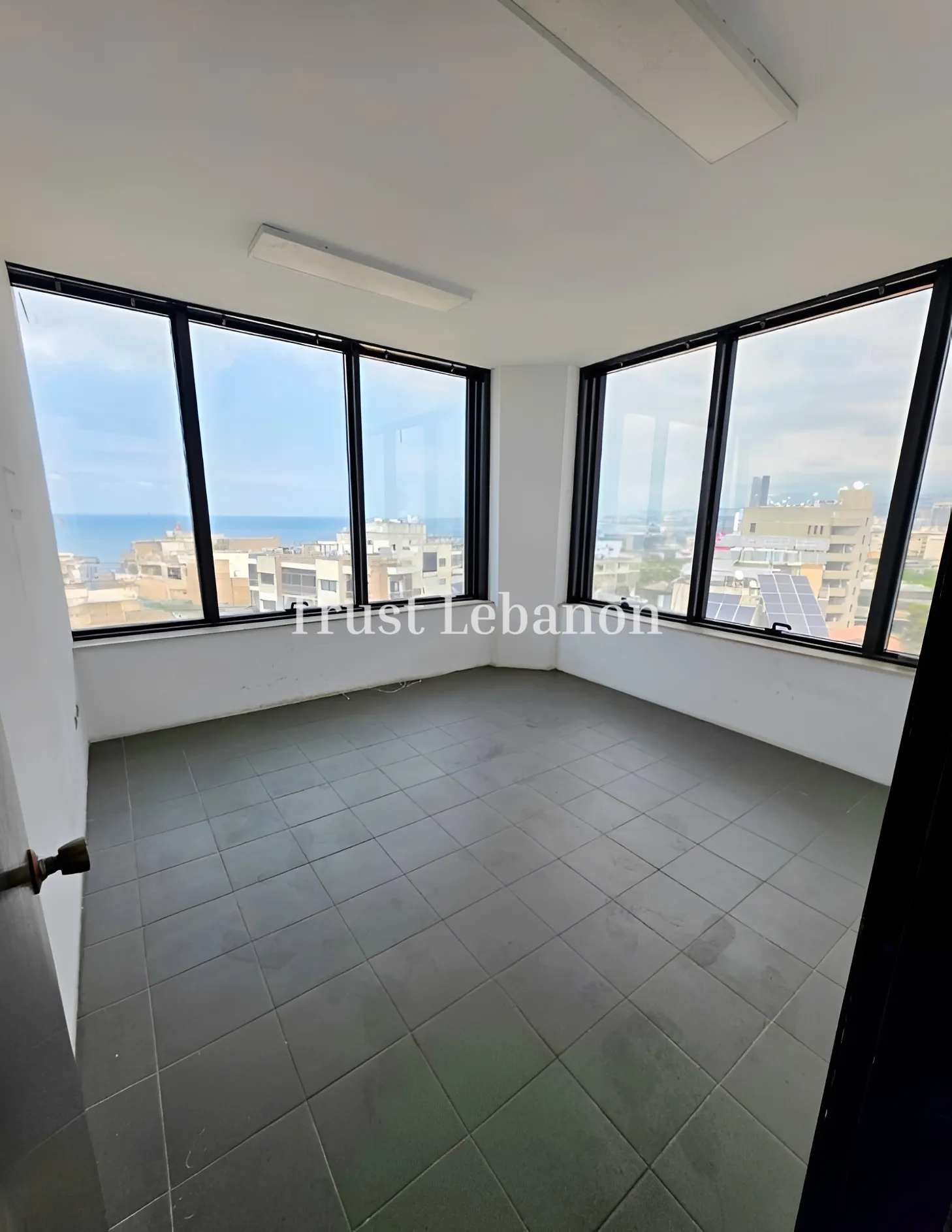 Office for rent in Jdeideh, Lebanon