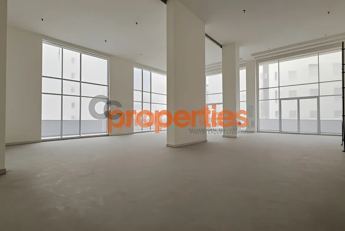 Showroom for Sale in Forn El Chebbak