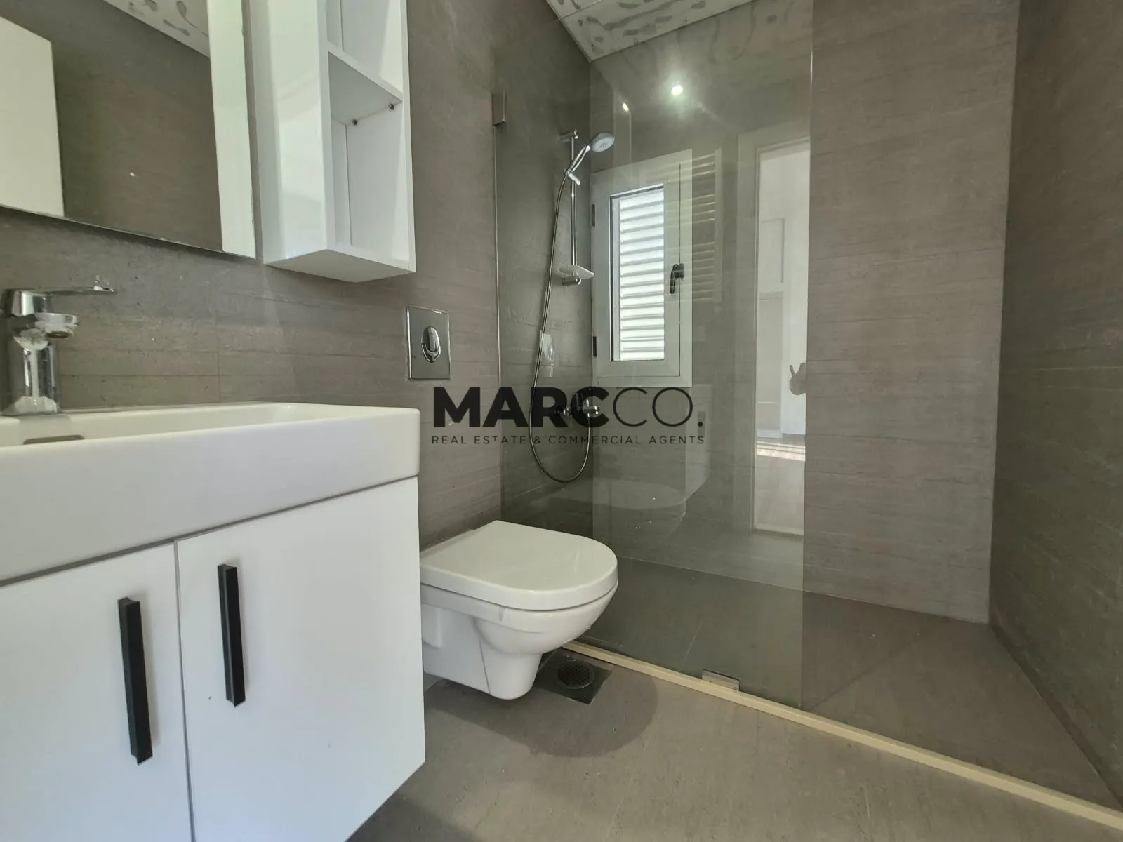 Apartment for sale in Bayada