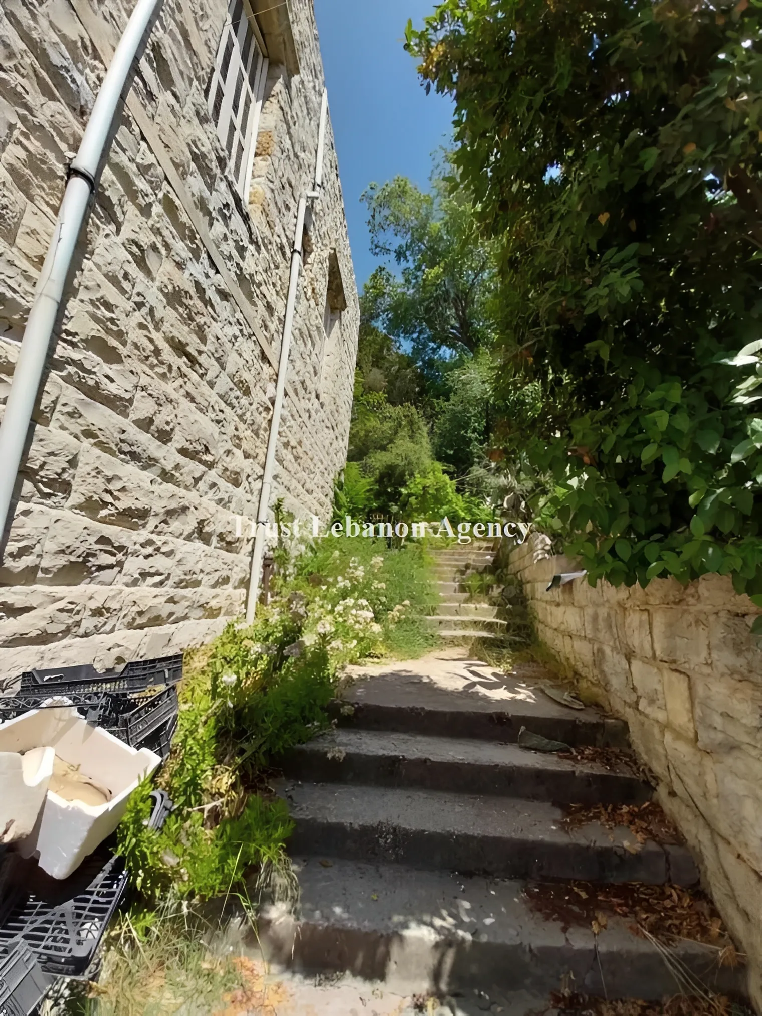 Land for Sale in Alay, Souk Al Ghareb Lebanon