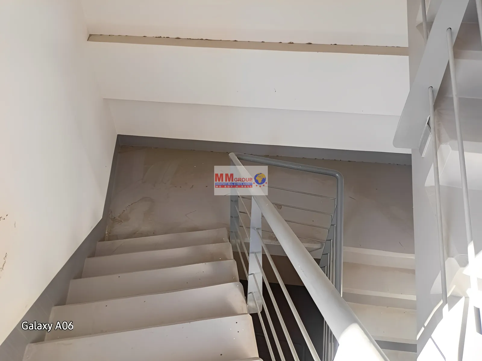 Warehouse for sale in Roumieh