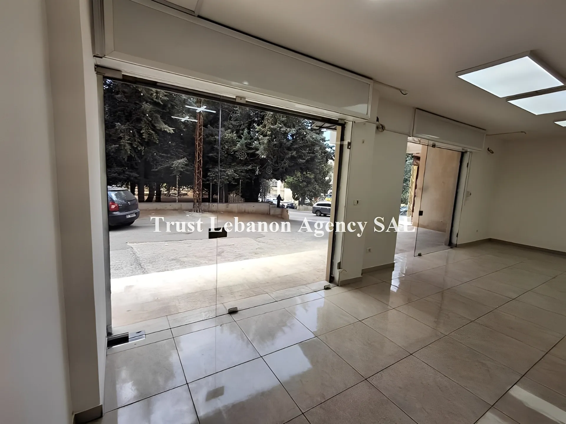 Shop for rent in Metn, Ayroun