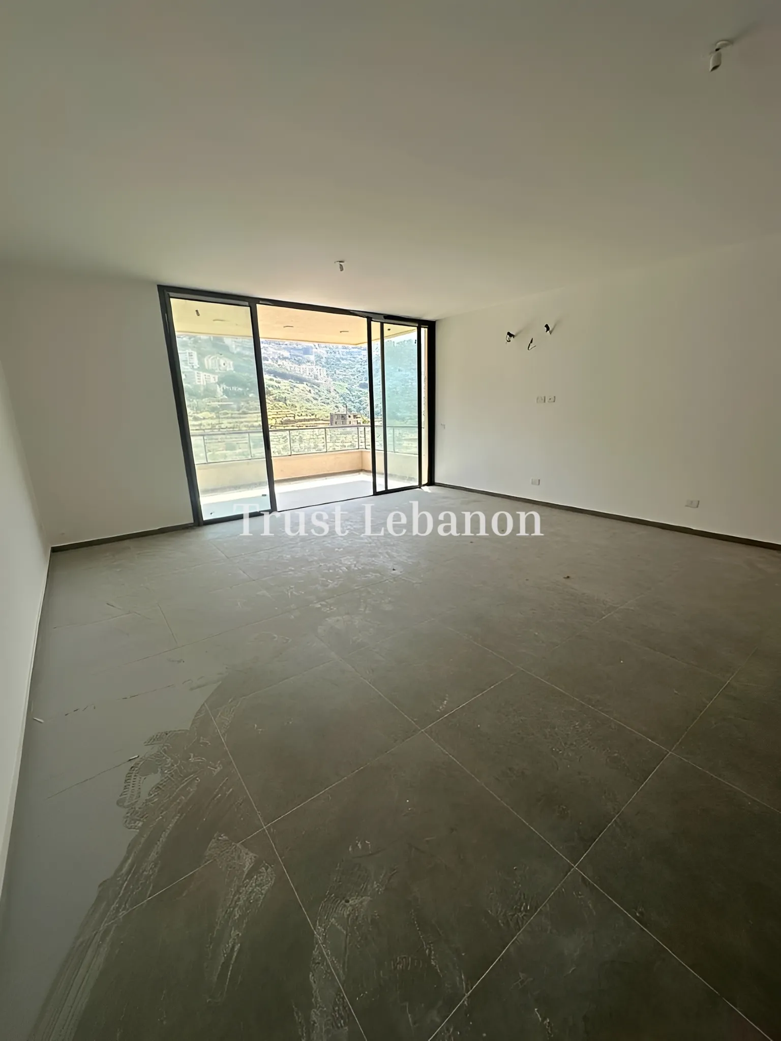 Apartment for rent in Mar Takla, Hazmieh, Lebanon - 3 bed, 3 bath