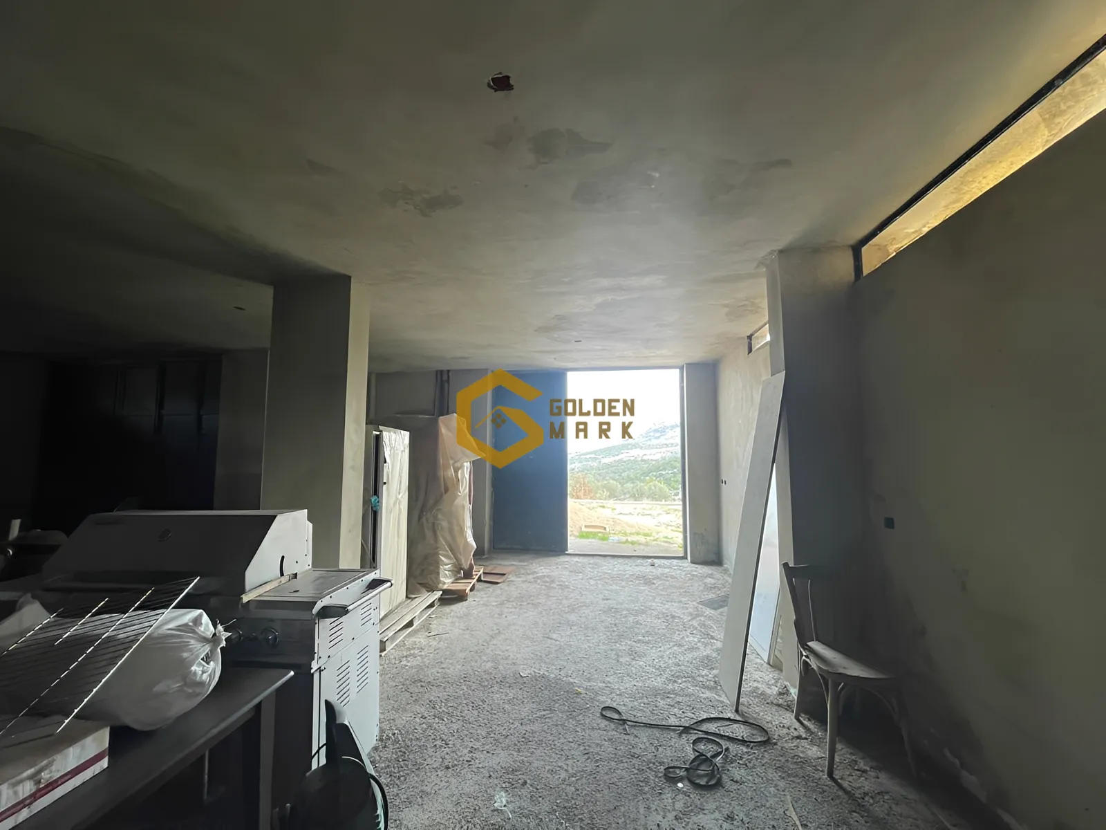 Warehouse for sale in Bziza
