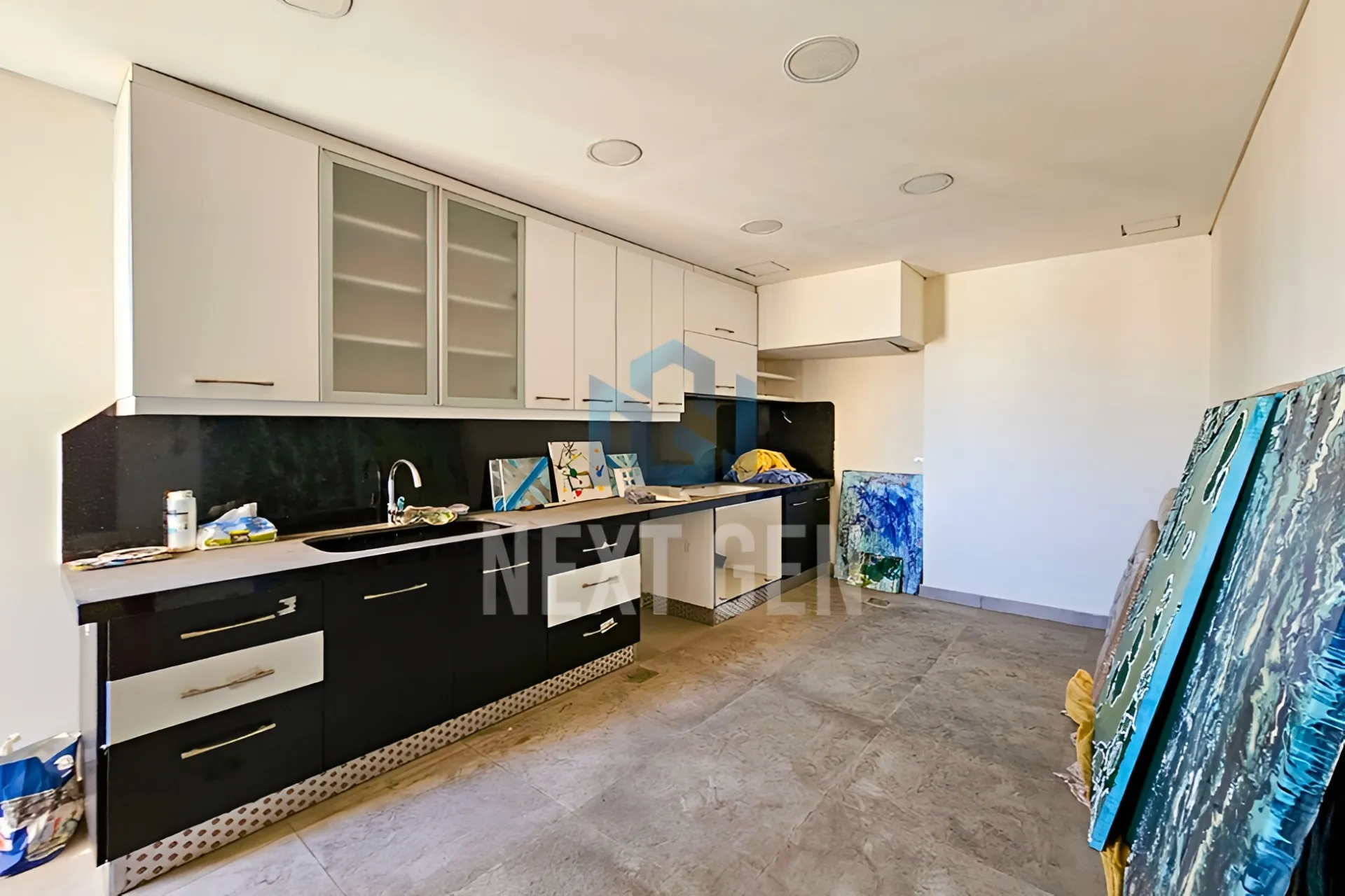 Apartment for sale in Hamra, Beirut, Lebanon - 3 bed, 3 bath