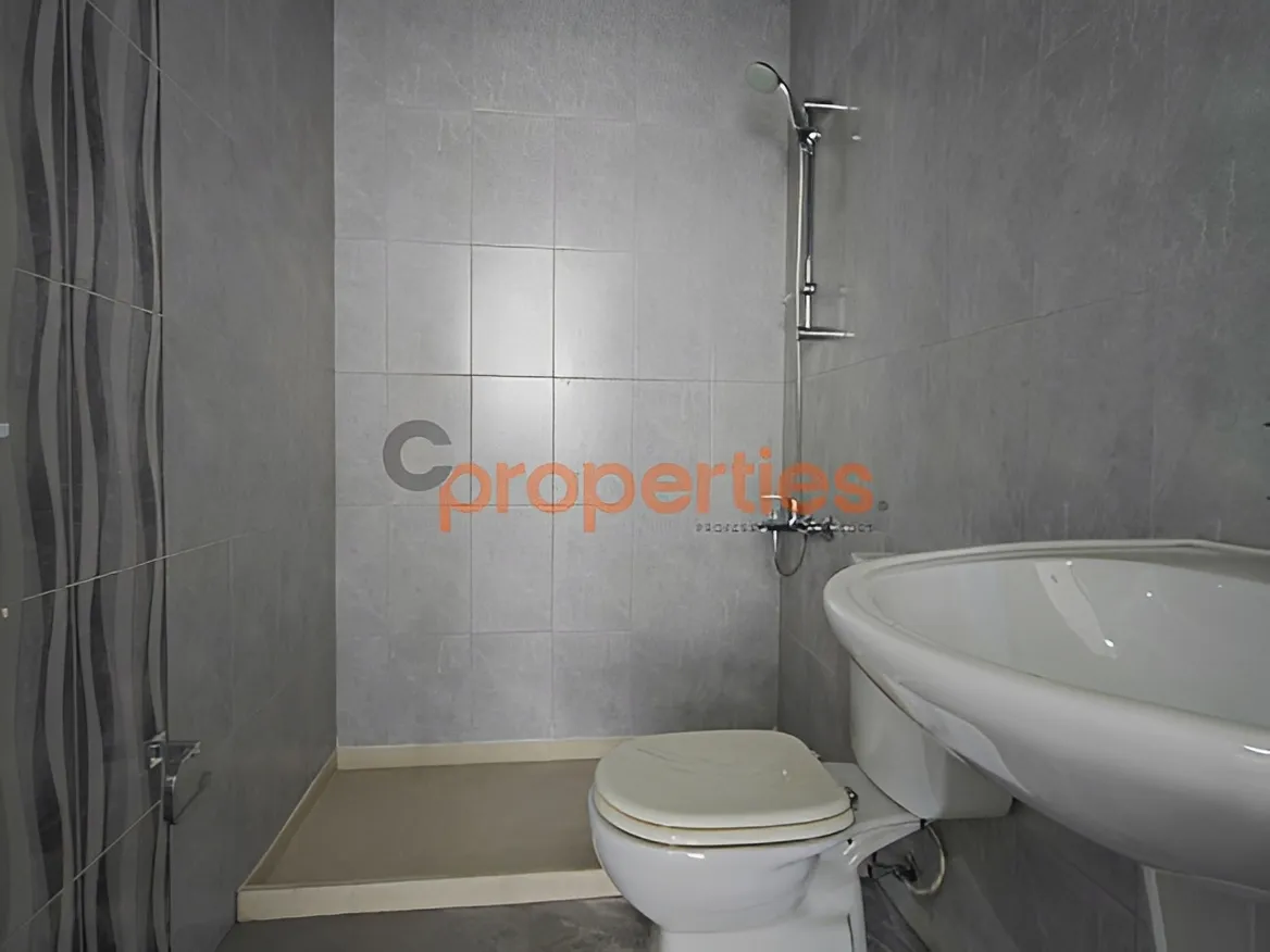 Office for Rent in Forn El Chebbak