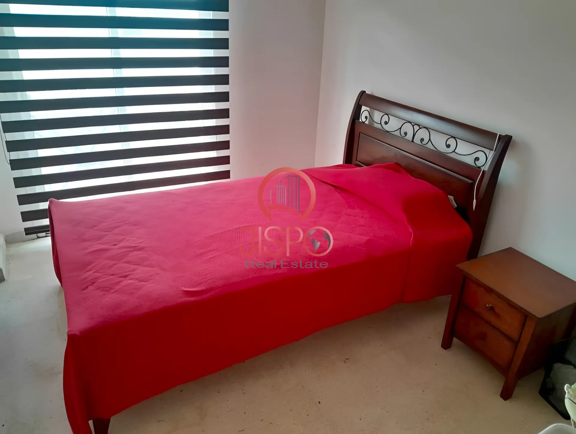 Apartment for Rent in Ballouneh - 3 bed, 3 bath