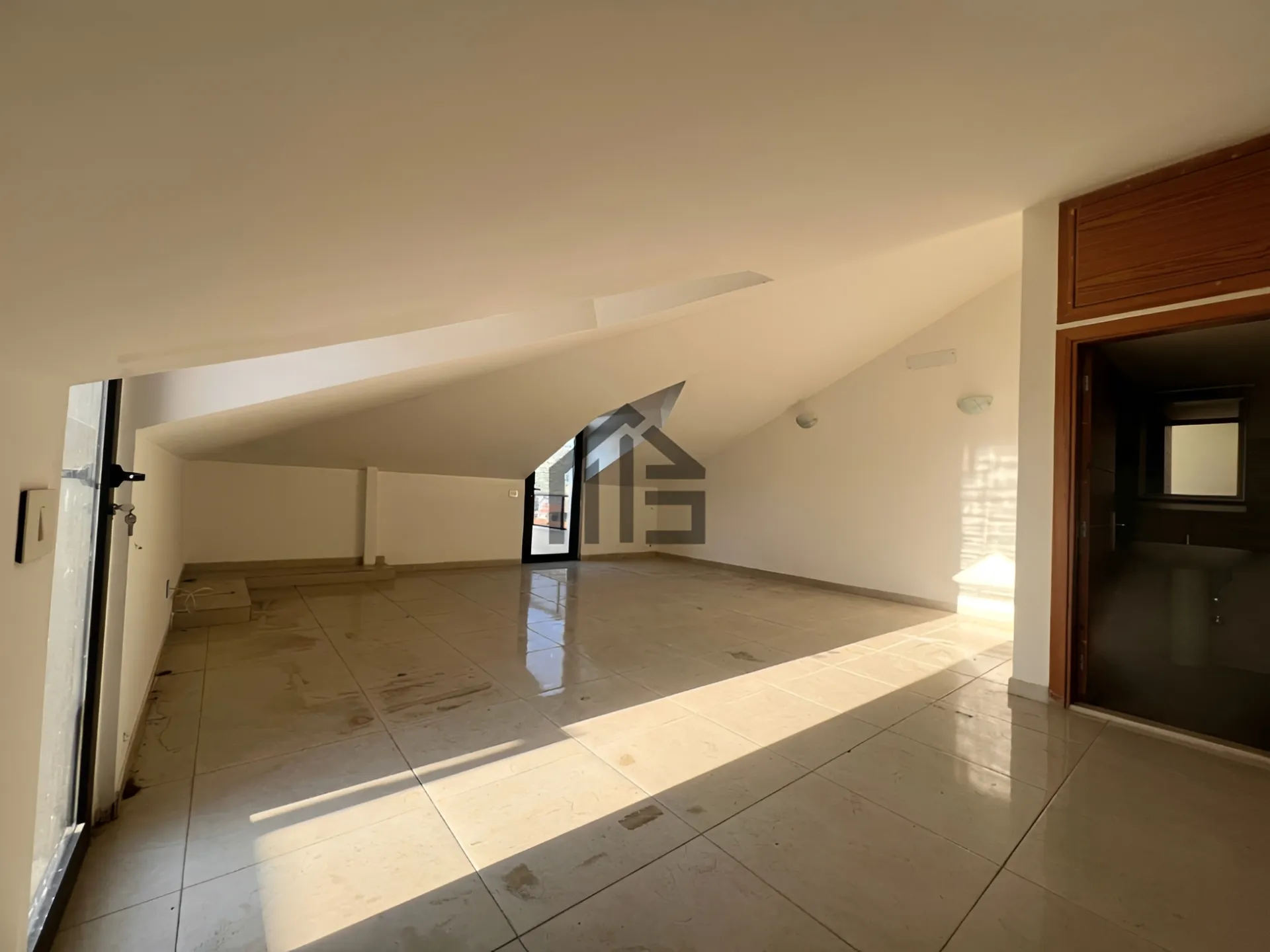 Apartment for sale in Aaraiya