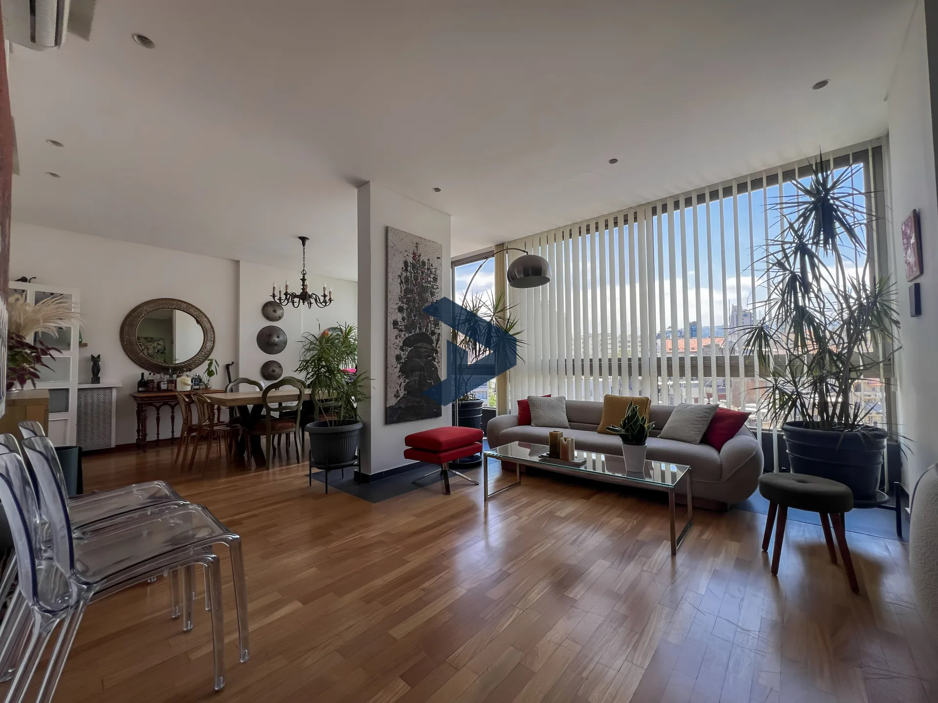 Apartment for sale in Achrafieh, Beirut, Lebanon - 3 bed, 4 bath