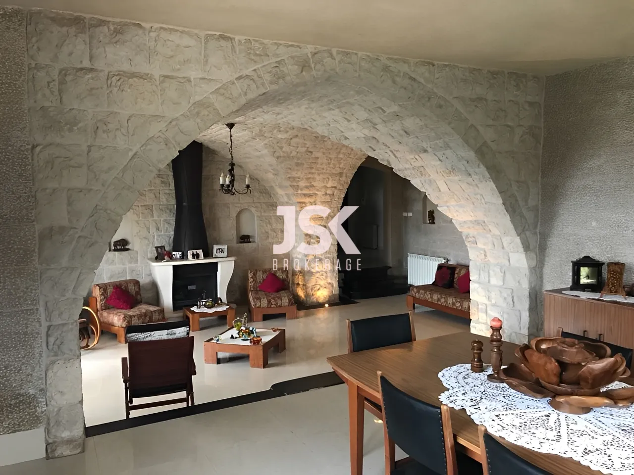 Villa for Sale in Ajaltoun