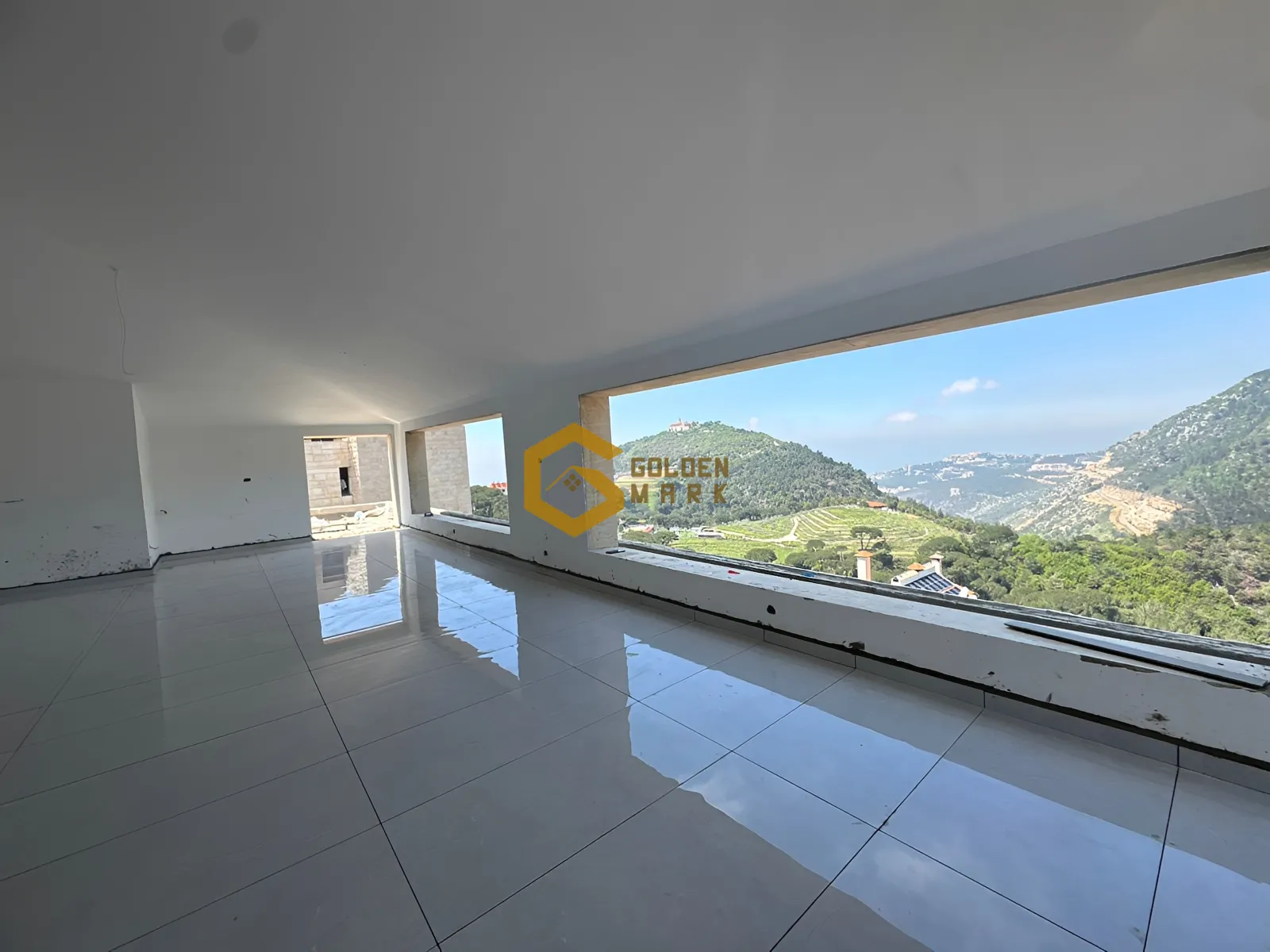 Loft for Sale in Mar Chaaya - 4 bed, 4 bath