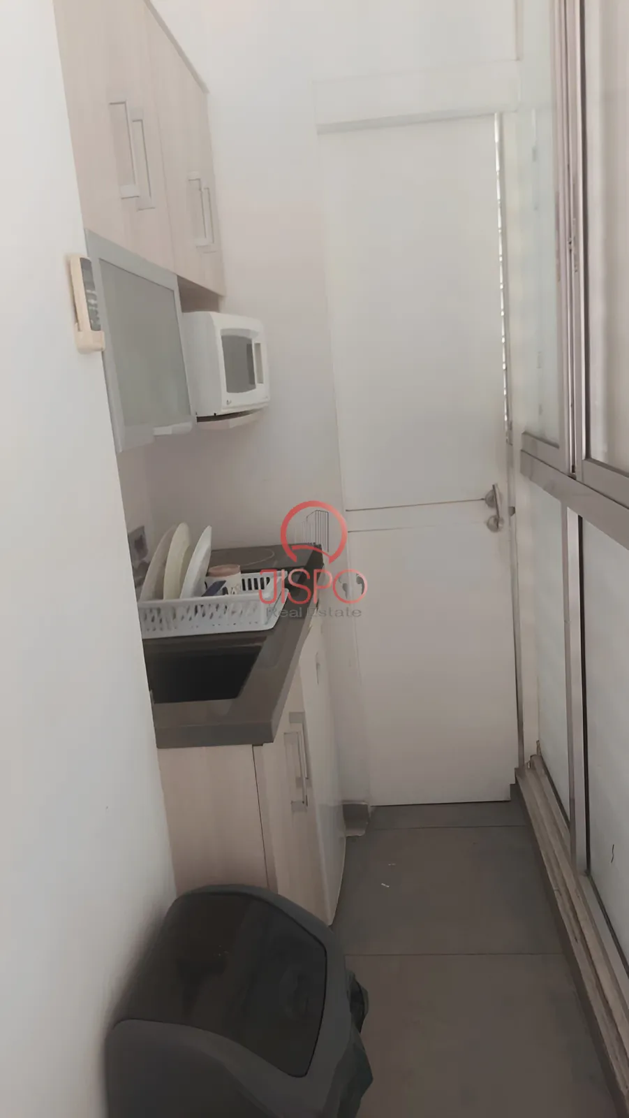 Office for rent in Forn El Chebbak