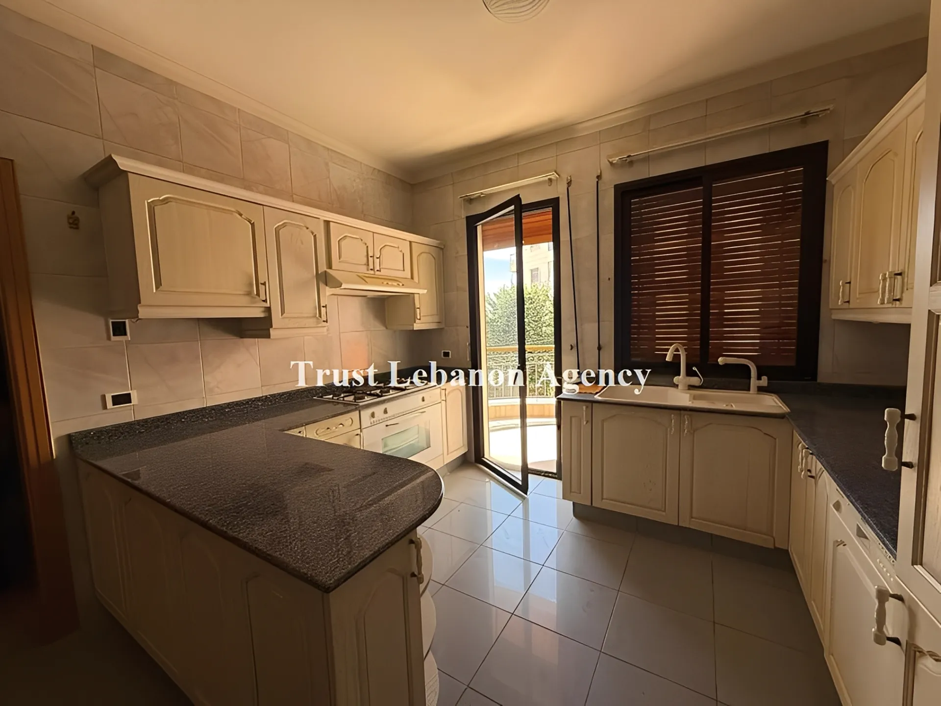 Villa for Sale in Metn Dahr Al Sowan Lebanon - 4 bed, 7 bath