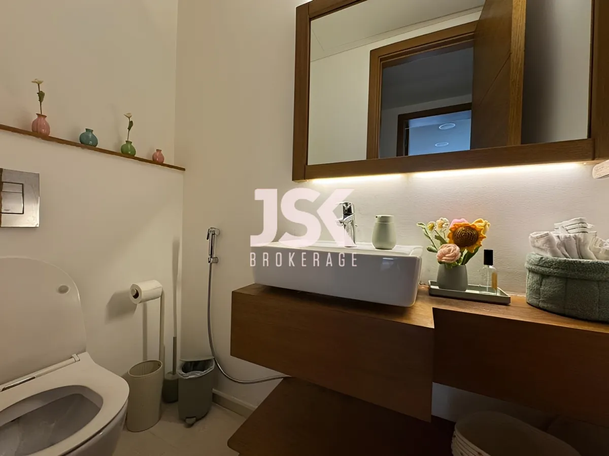 Apartment for Sale in Ain Al Mraiseh, Beirut, Lebanon