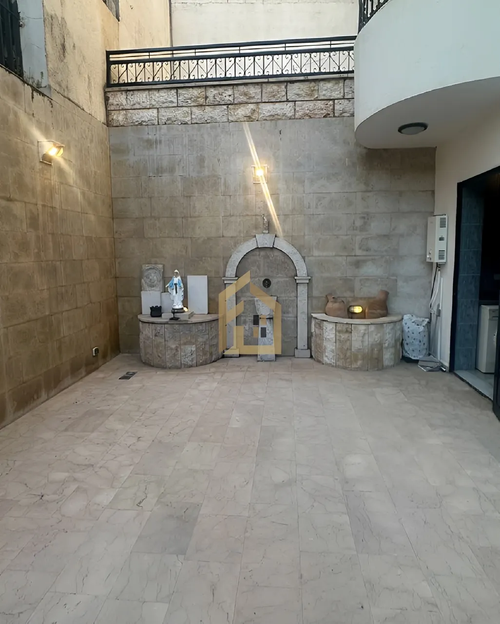 Apartment for rent in Aaoukar, Lebanon - 2 bed, 2 bath