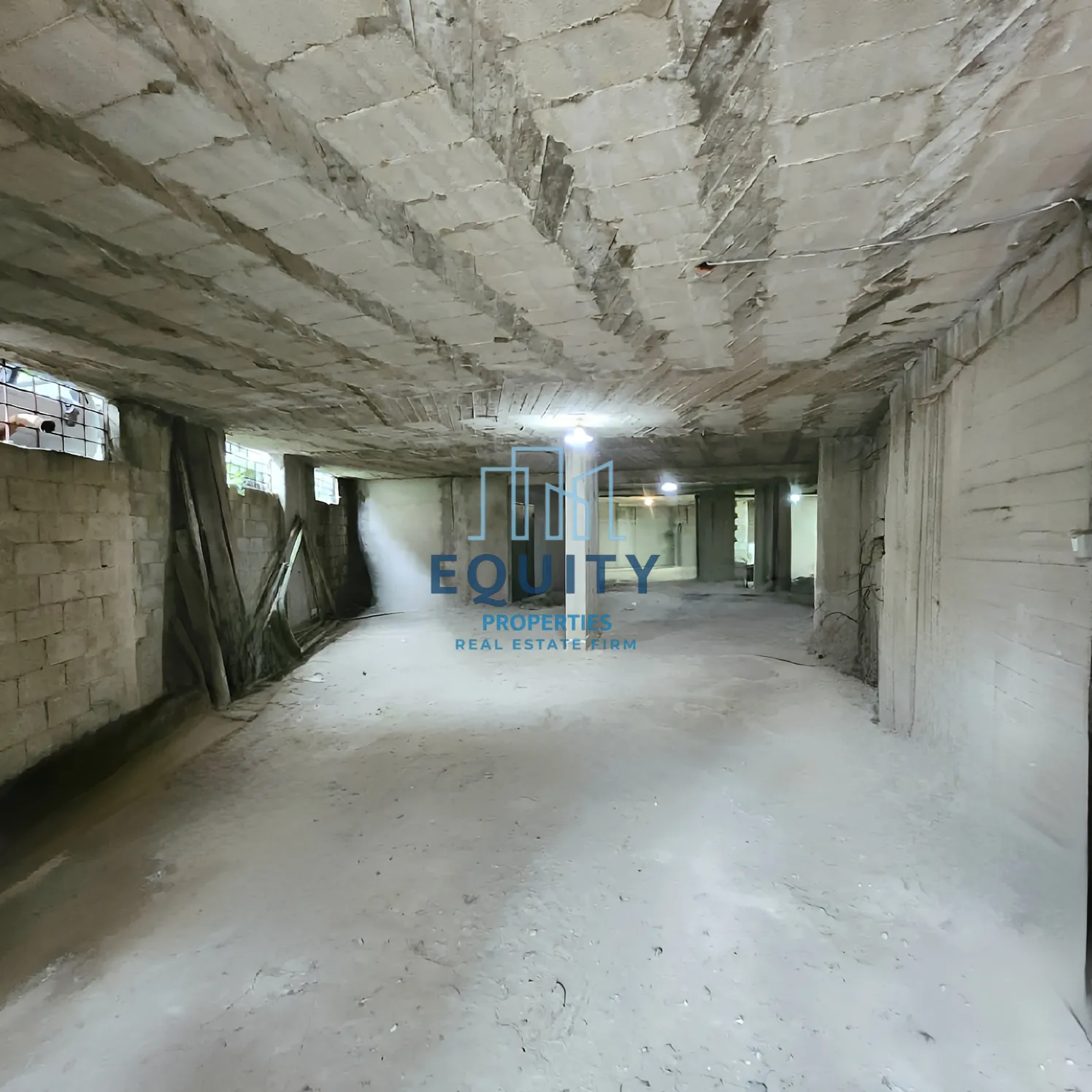 Commercial for Sale in Mazraat Yachouh