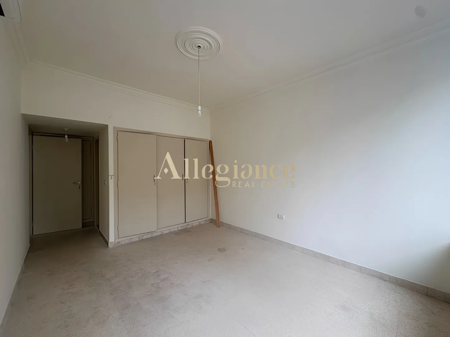 Apartment for sale in Hamra - 4 bed, 4 bath