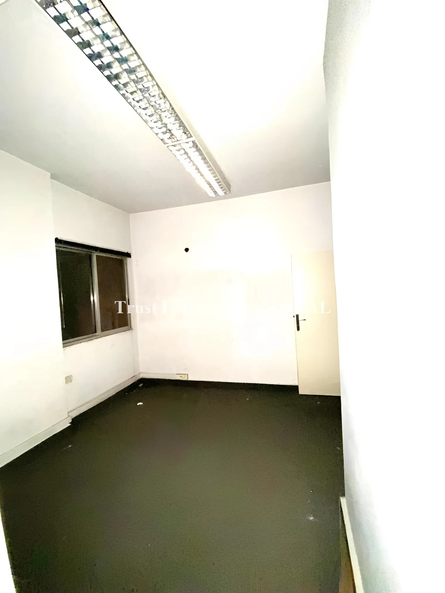 Office for rent in Baabda, Hadath