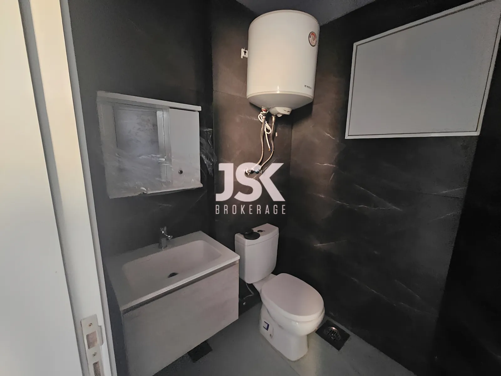 Office for Rent in Sad El Baouchriyeh