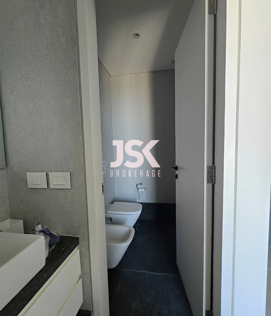 Apartment for Sale in Saifi Village