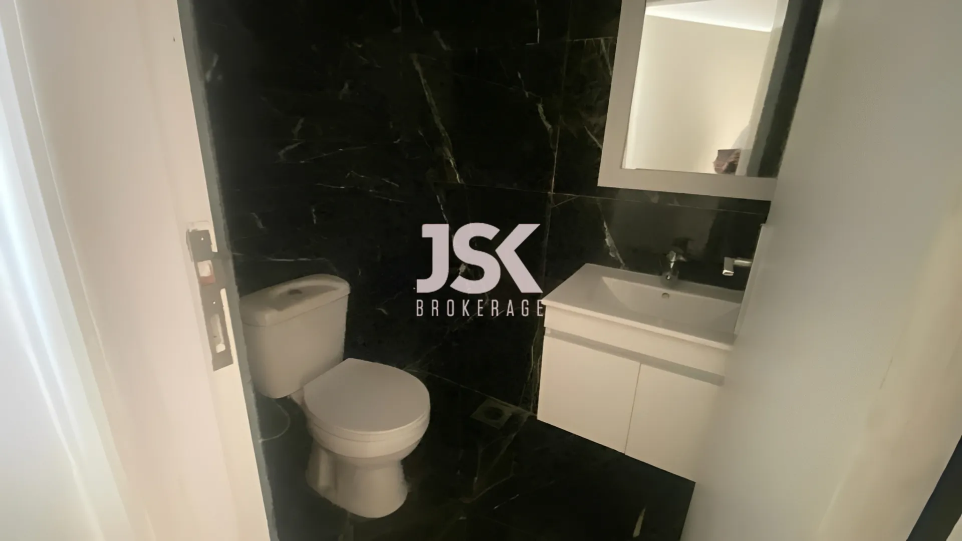 Office for rent in Nahr El Mot، Lebanon