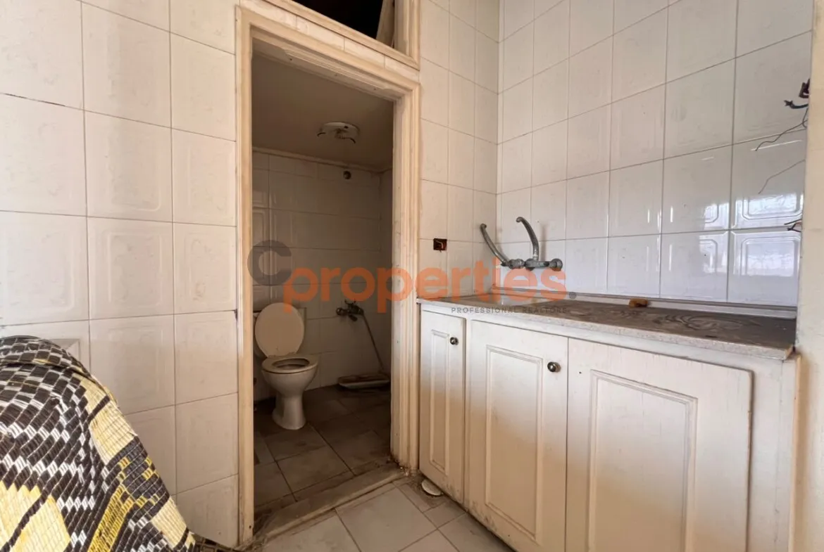 Office for Sale in Ain Al Mraiseh