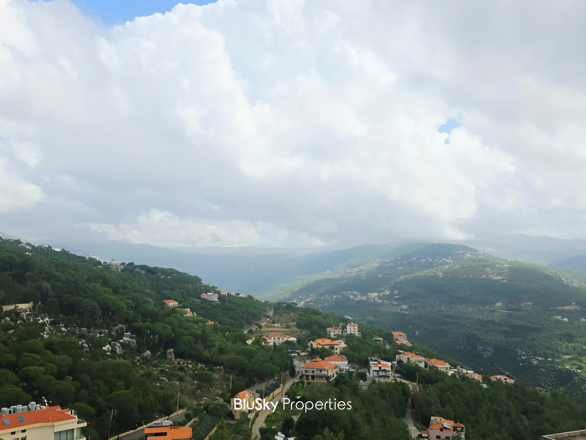 Apartment for sale in Ouyoun