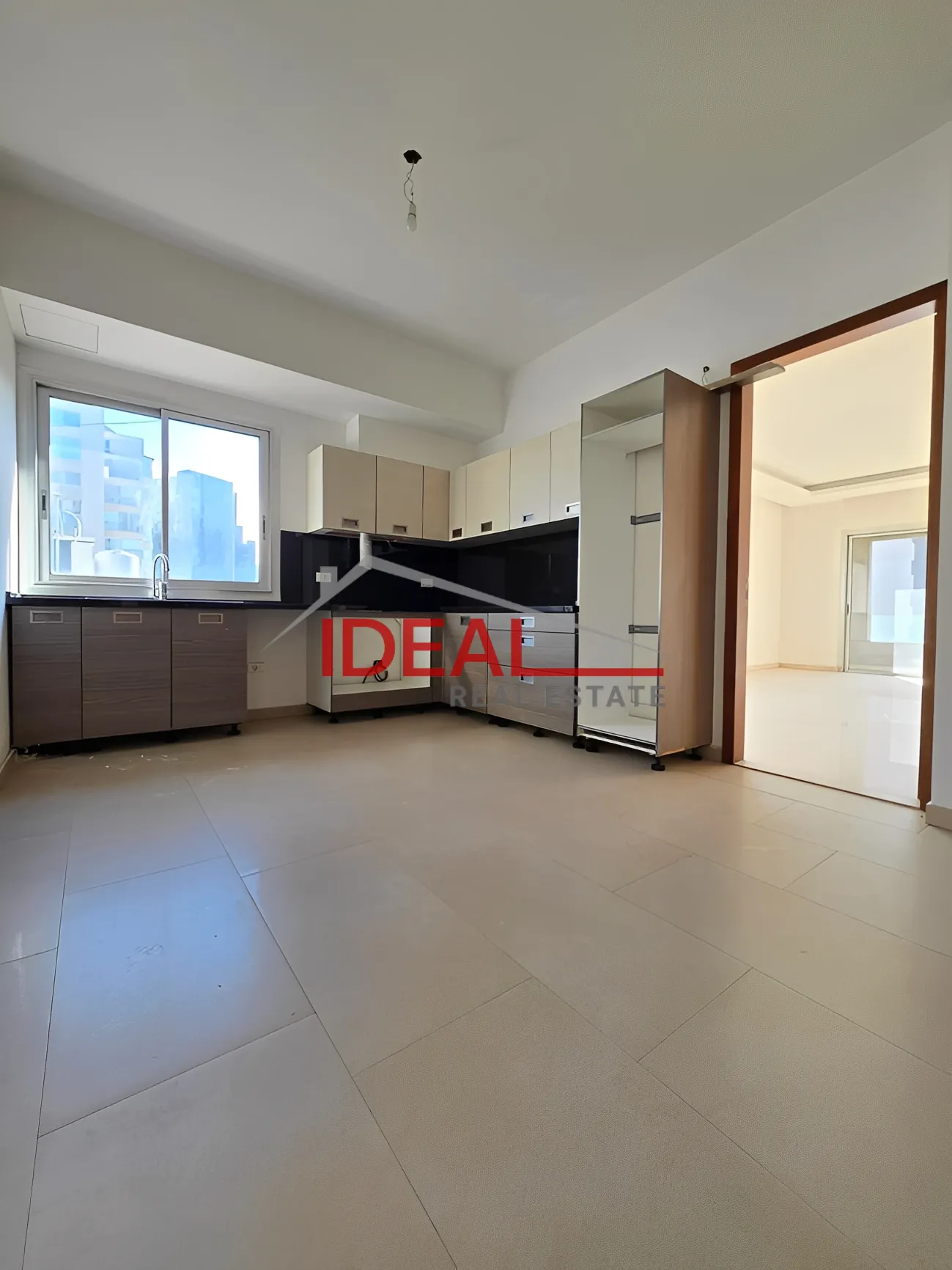 Apartment for Sale in Ain el remmeneh, baabda - 3 bed, 4 bath