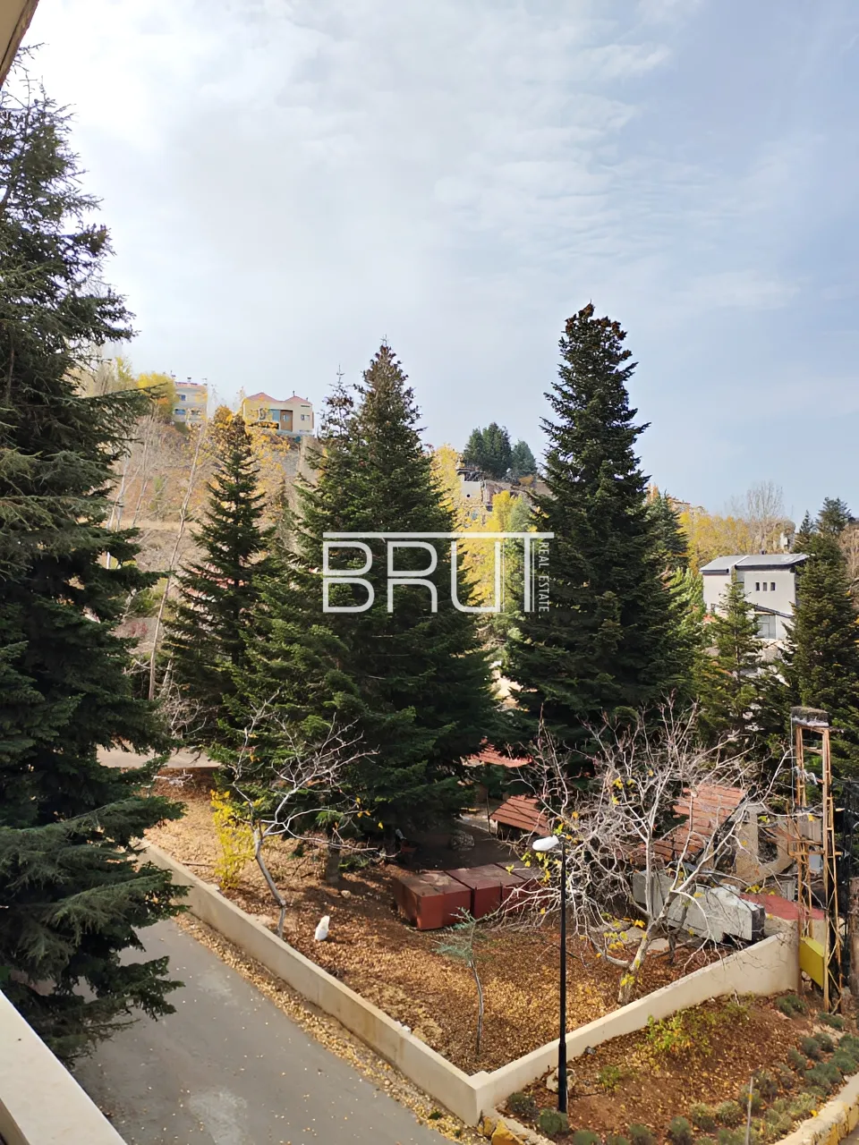 Building for Sale in Aayoun El Siman