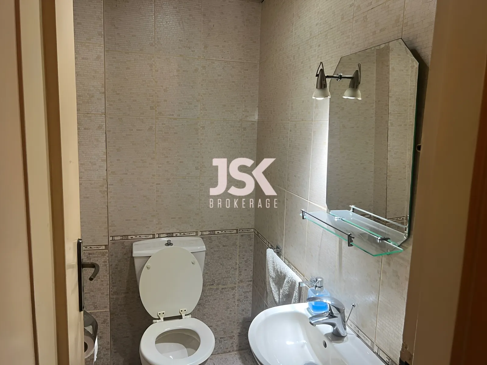 Apartment for Sale in Forn El Chebbak