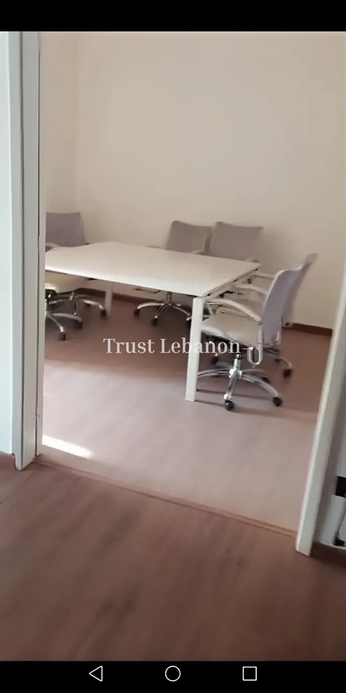 Office for rent in Dekwaneh
