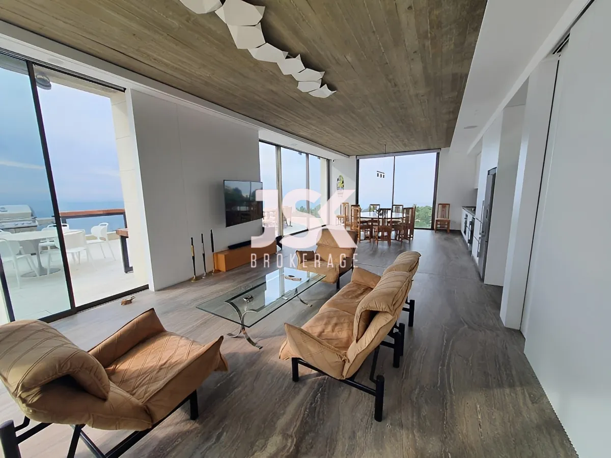 Penthouse for rent in Adma w Dafnah