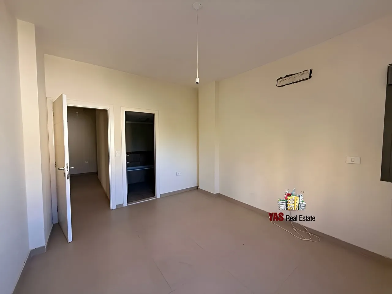 Apartment for Sale in Ballouneh - 3 bed, 5 bath