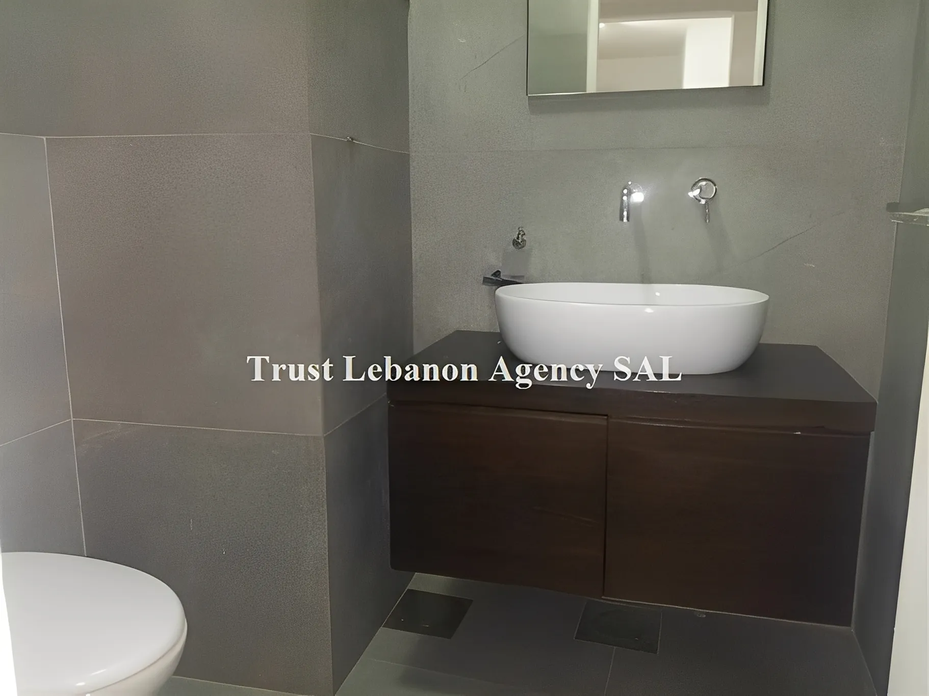 Office for rent in Beirut, Saifi