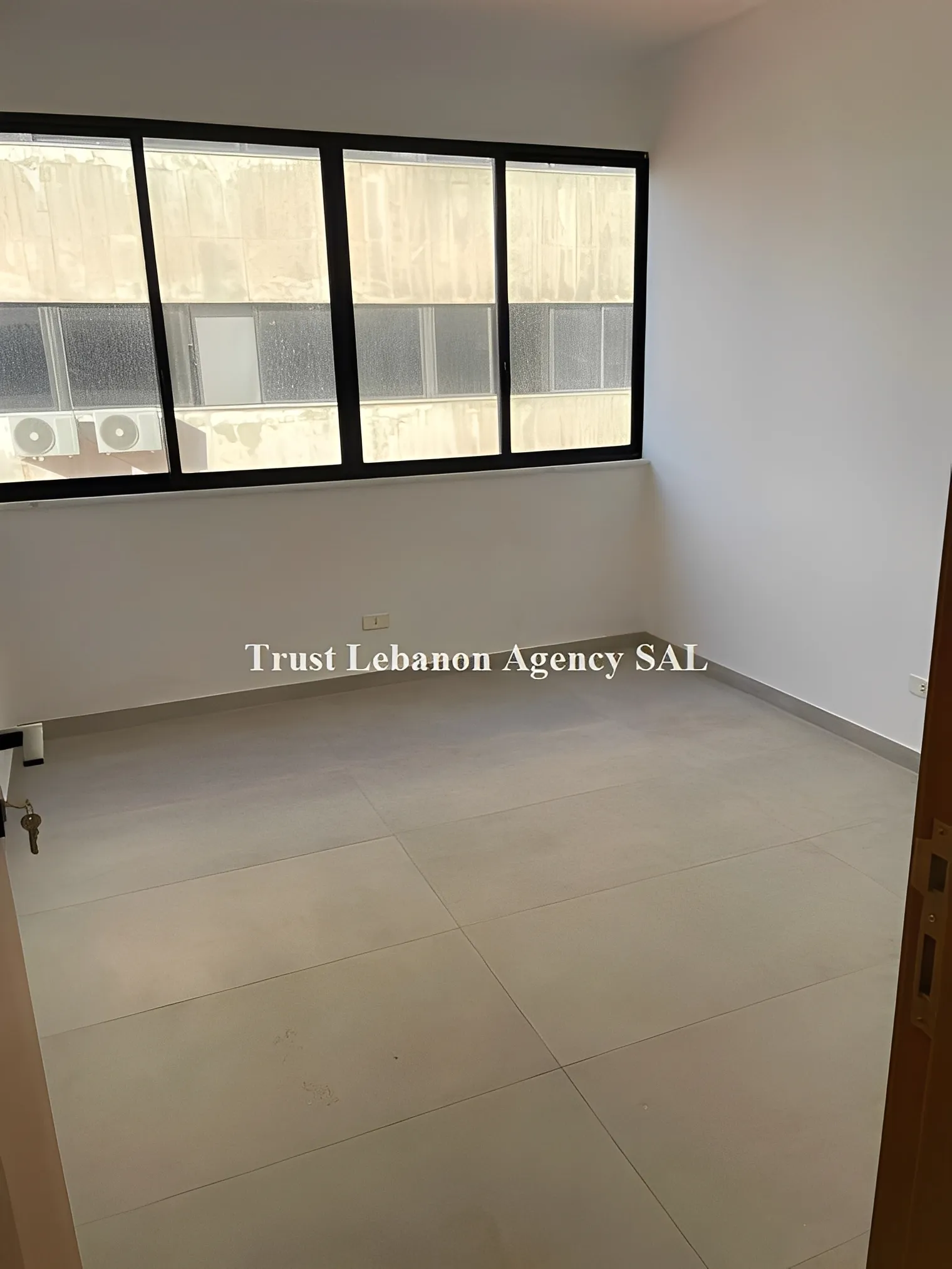 Office for rent in Metn, Dekweneh