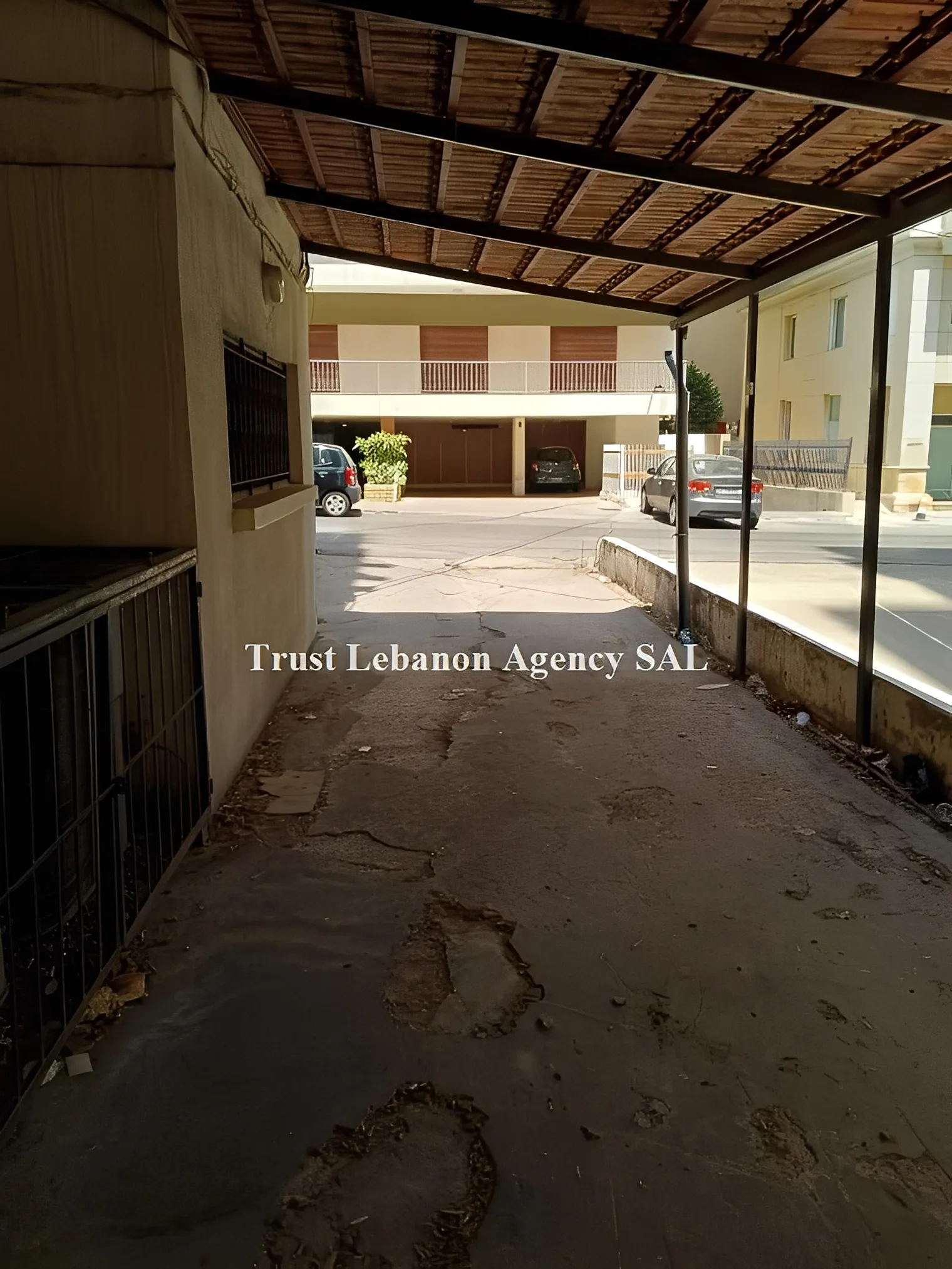 Commercial Property For Rent in Beirut, Badaro