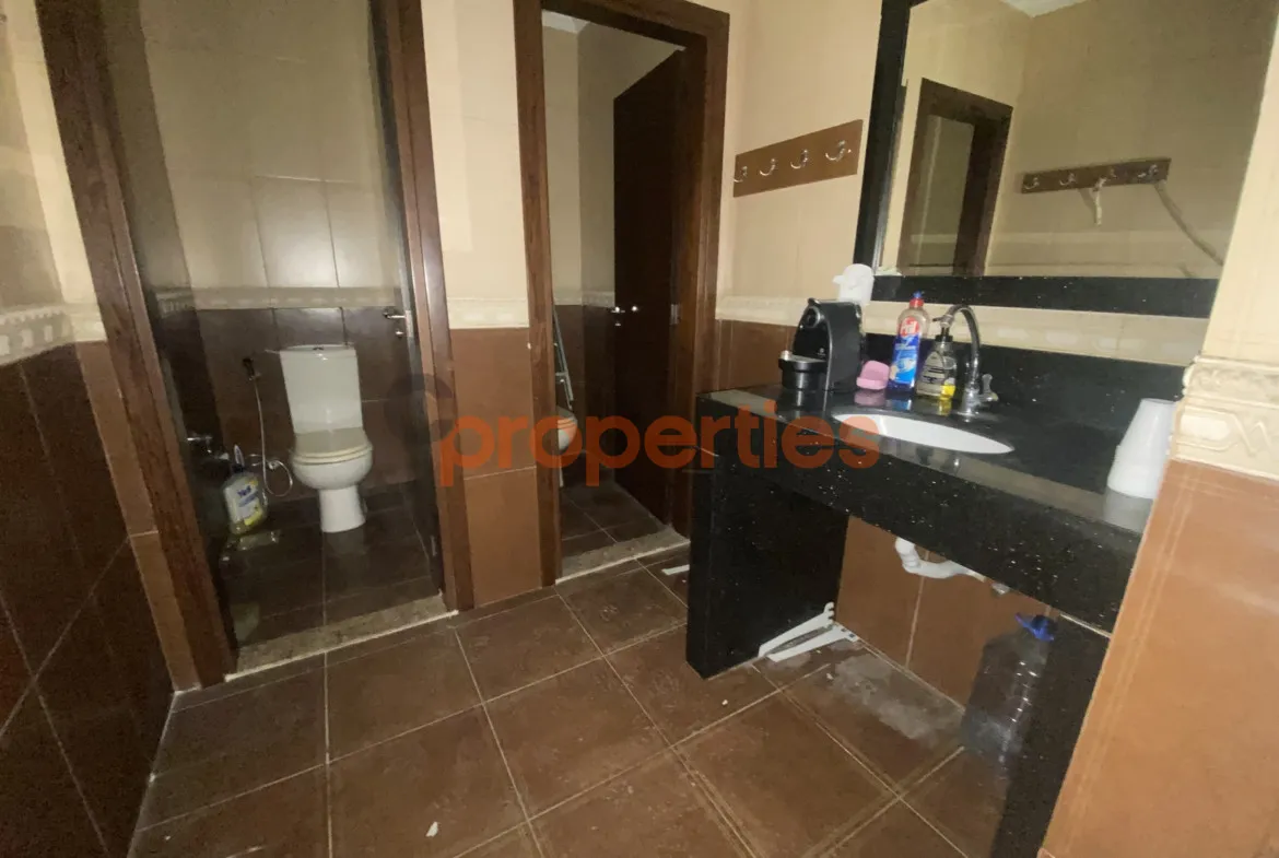 Showroom for Rent in Hazmieh
