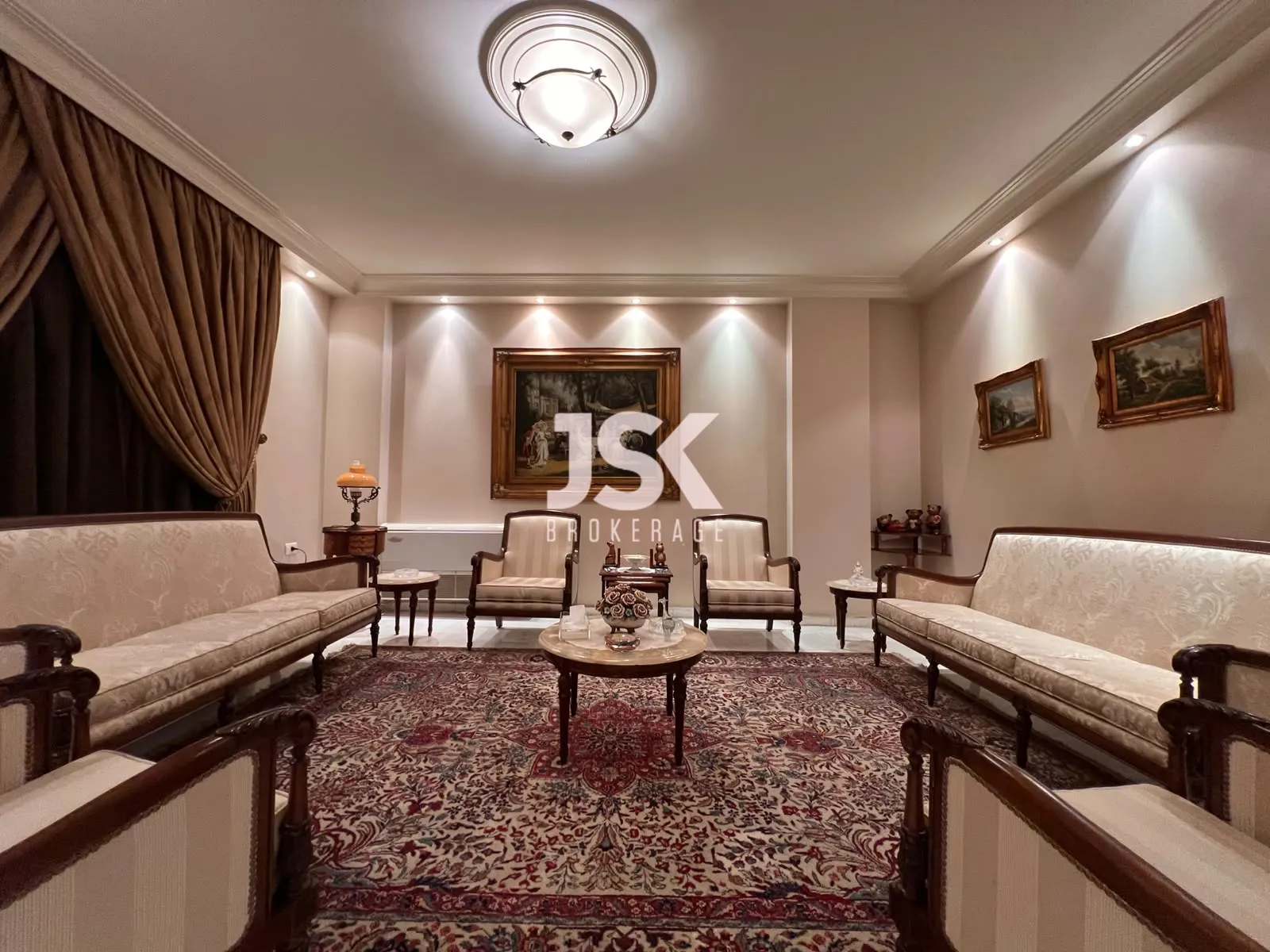 Apartment for Sale in Forn El Chebbak