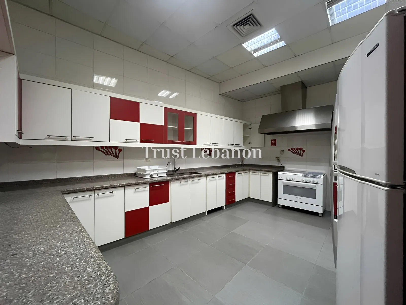 Office for rent in Zikrit