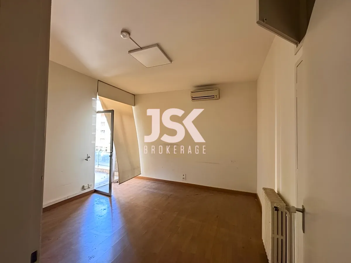 Office for Sale in Badaro