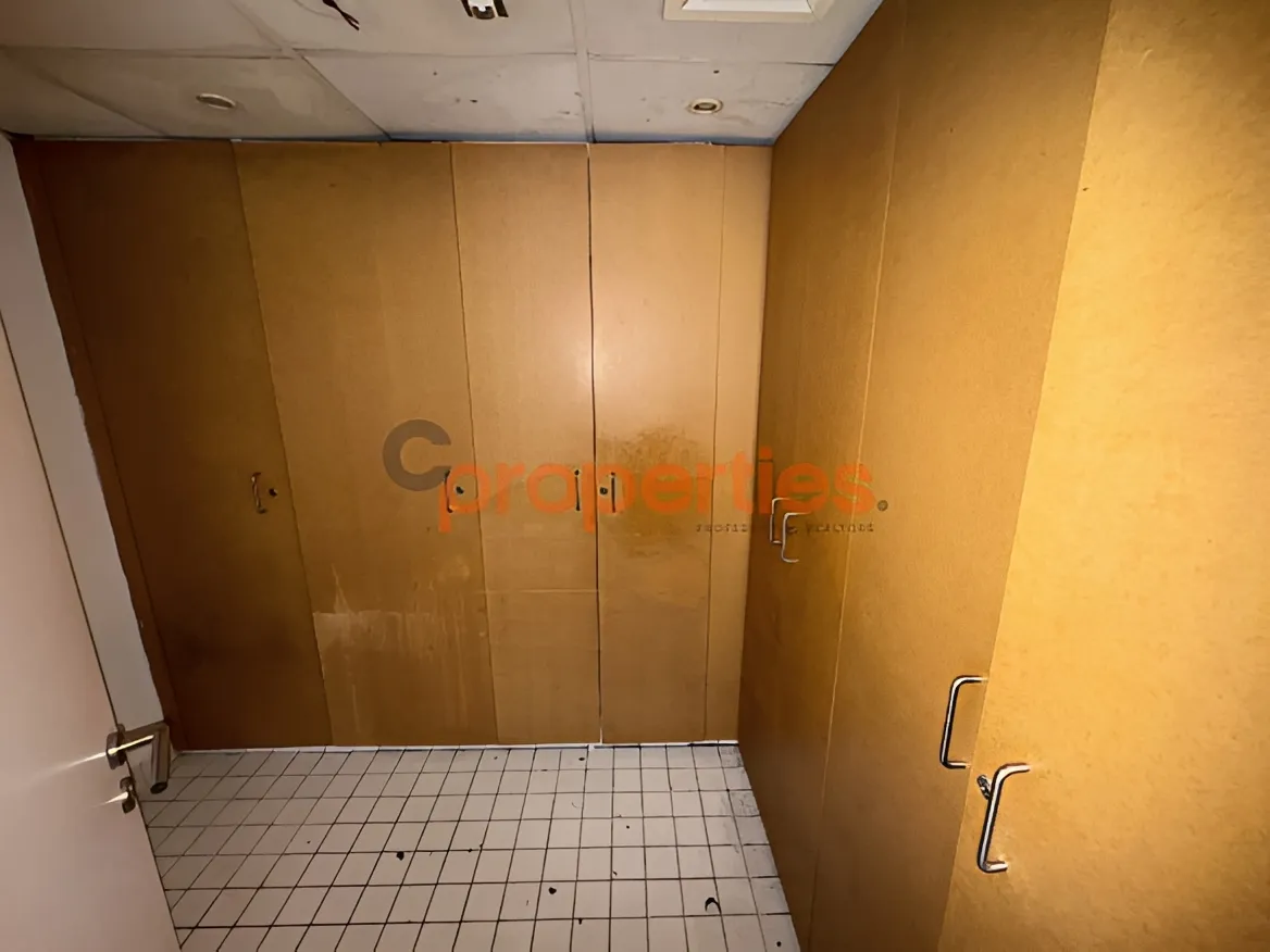 Office for Rent in Forn El Chebbak